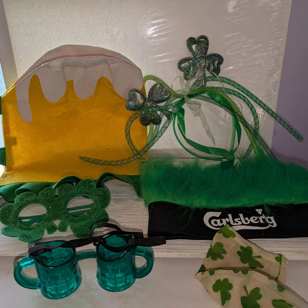 St Patrick's Day Party Pack Accessories. Hats Beads Glasses